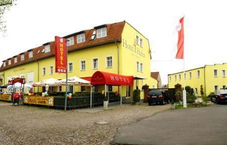 Großziethen Hotel 4 Hufen מראה חיצוני תמונה